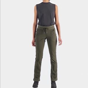 NWOT NORTHFACE Women's Aphrodite 2.0 Pants